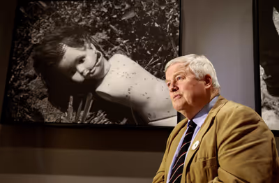 Former commander Bob Stewart visited Gallery 11/07/95