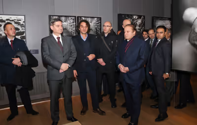 Prime Minister of Pakistan Visited Gallery 11/07/95